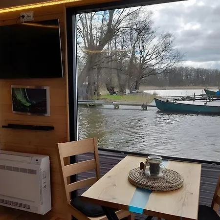 Hausboot Am Luckow (Mecklenburg-Vorpommern)